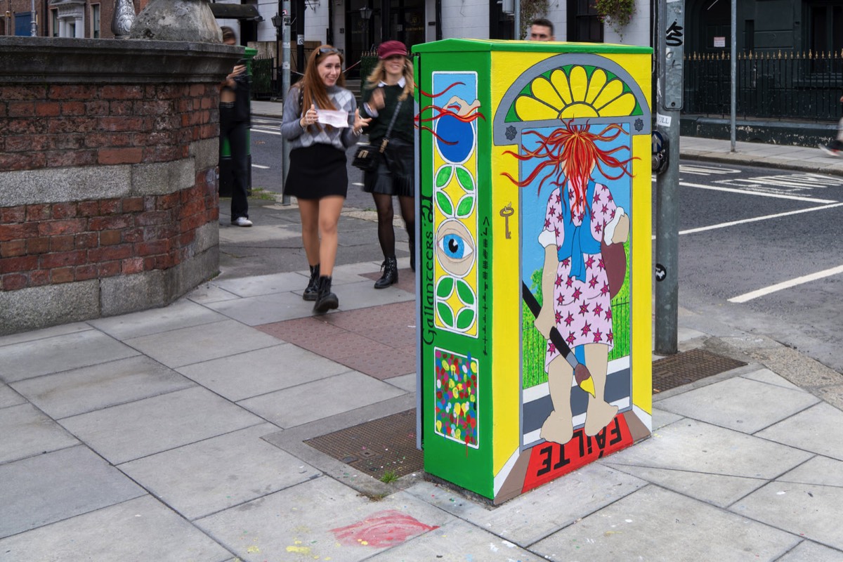 EXAMPLES OF PAINT-A-BOX STREET ART 013