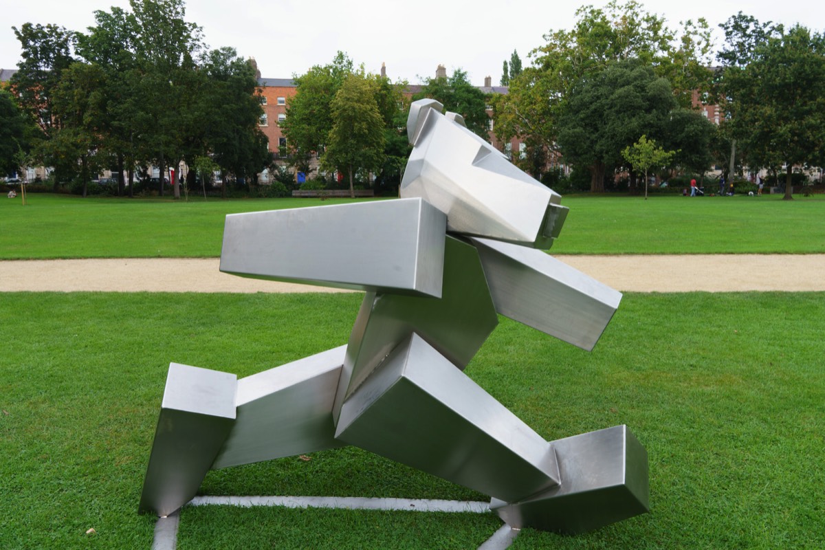 THE THREE BEARS VISIT MERRION SQUARE PARK  008