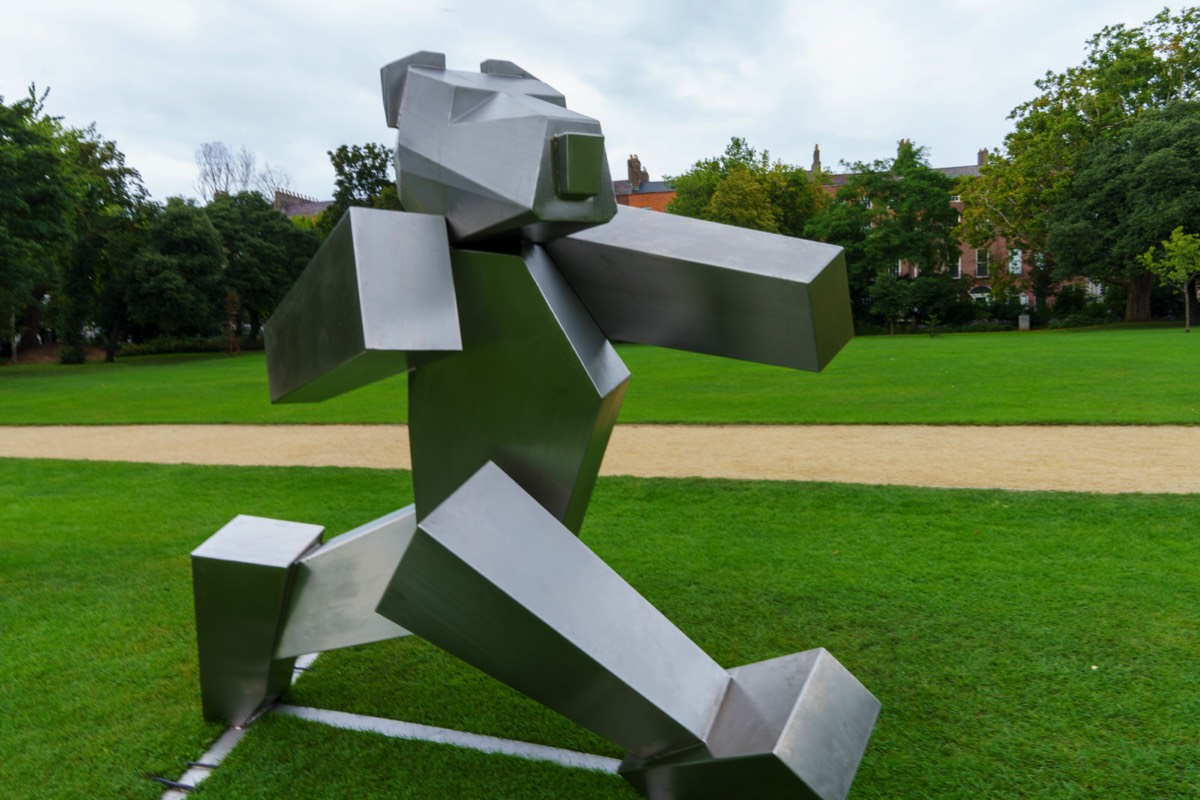 THE THREE BEARS VISIT MERRION SQUARE PARK  012