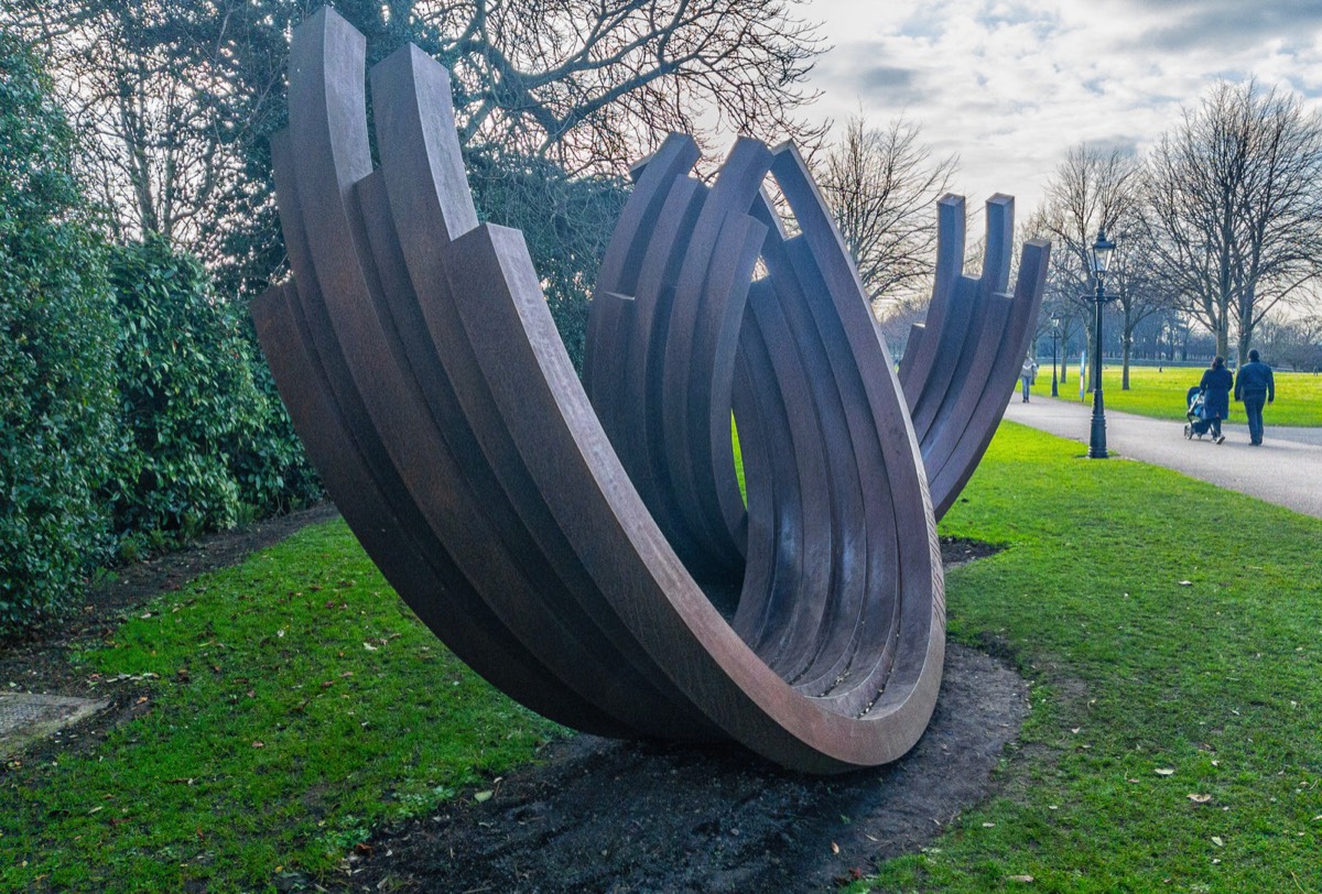 DO YOU LIKE CORTEN STEEL -  217.5º ARC x 12 BY BERNAR VENET 002