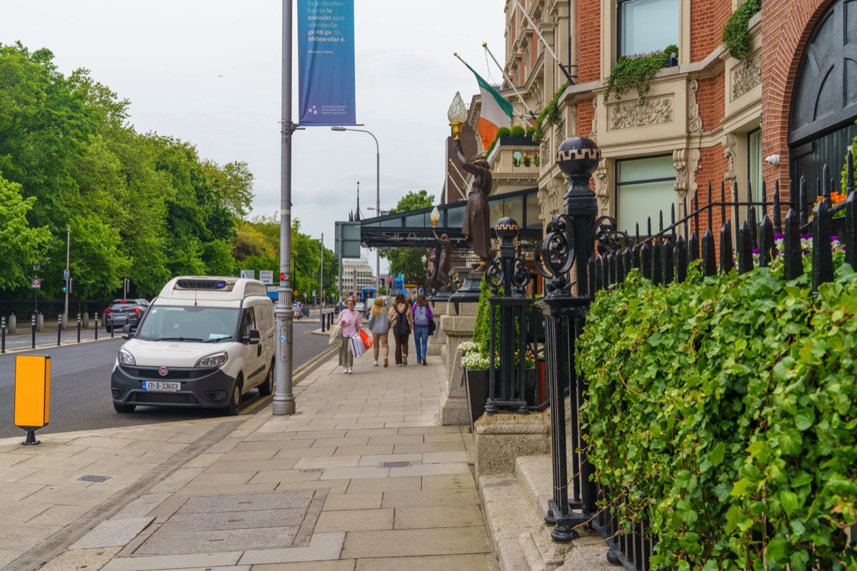 THE STATUES ARE BACK OUTSIDE  THE SHELBOURNE  009