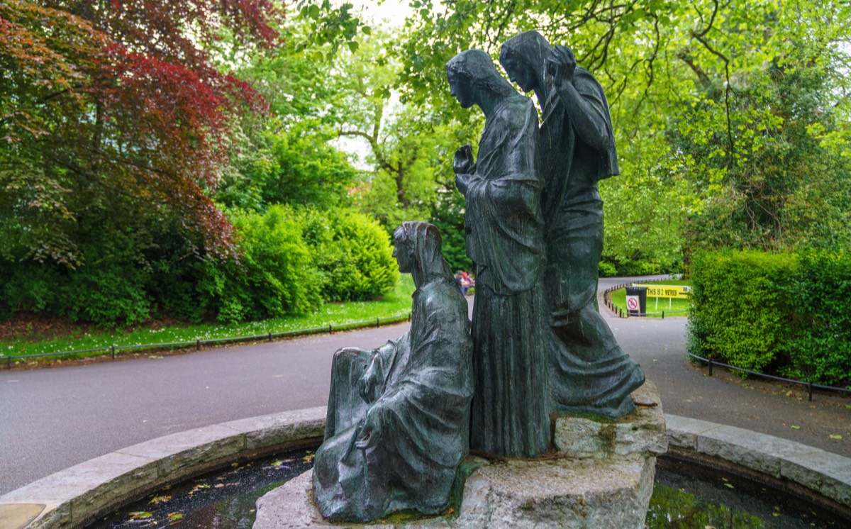 THE THREE FATES MEMORIAL FOUNTAIN - THIS WAS A GIFT FROM THE GERMAN FEDRAL REPUBLIC  002