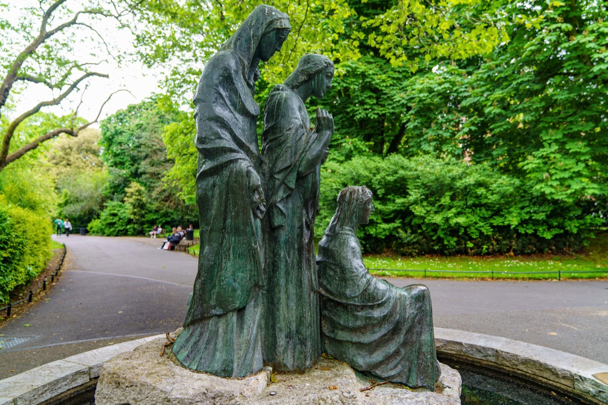 THE THREE FATES MEMORIAL FOUNTAIN - THIS WAS A GIFT FROM THE GERMAN FEDRAL REPUBLIC  004