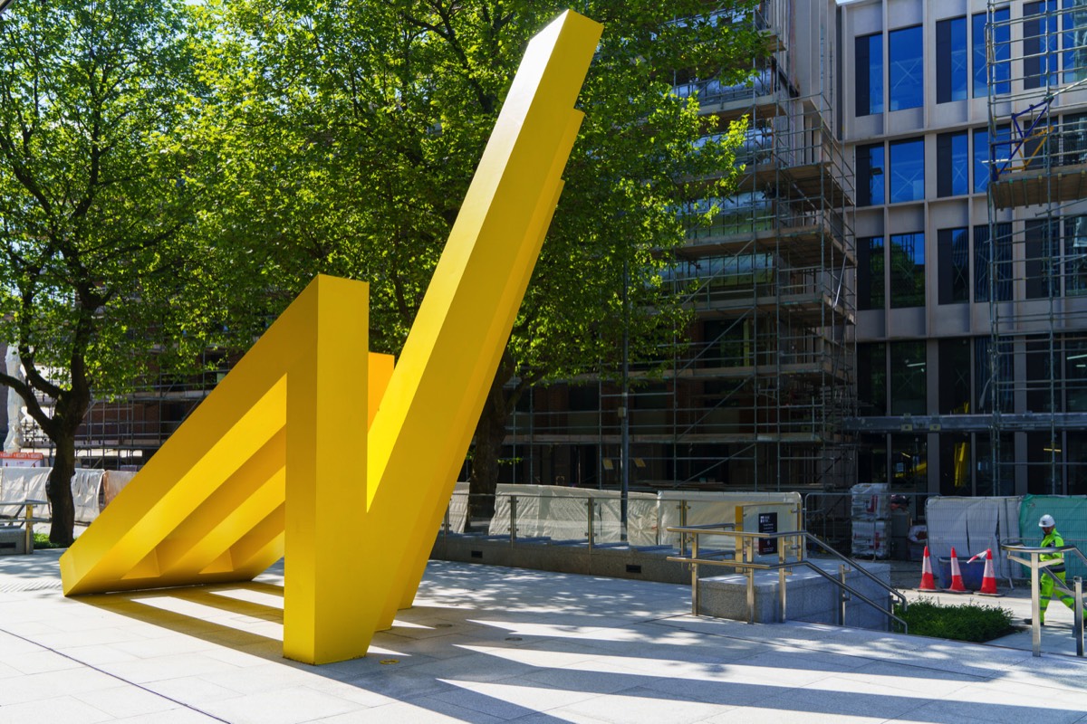 A YELLOW METAL THING BY MICHAEL BULFIN - YELLOW STEEL GEOMETRIC REFLECTIONS  005