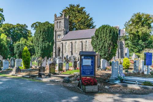 ST MARY'S CHURCH OF IRELAND GRAVEYARD -  KERBING PROHIBITED  019
