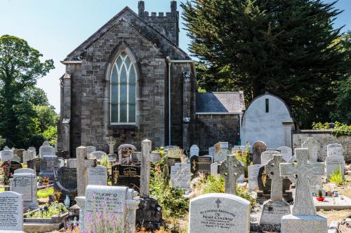 ST MARY'S CHURCH OF IRELAND GRAVEYARD -  KERBING PROHIBITED  007