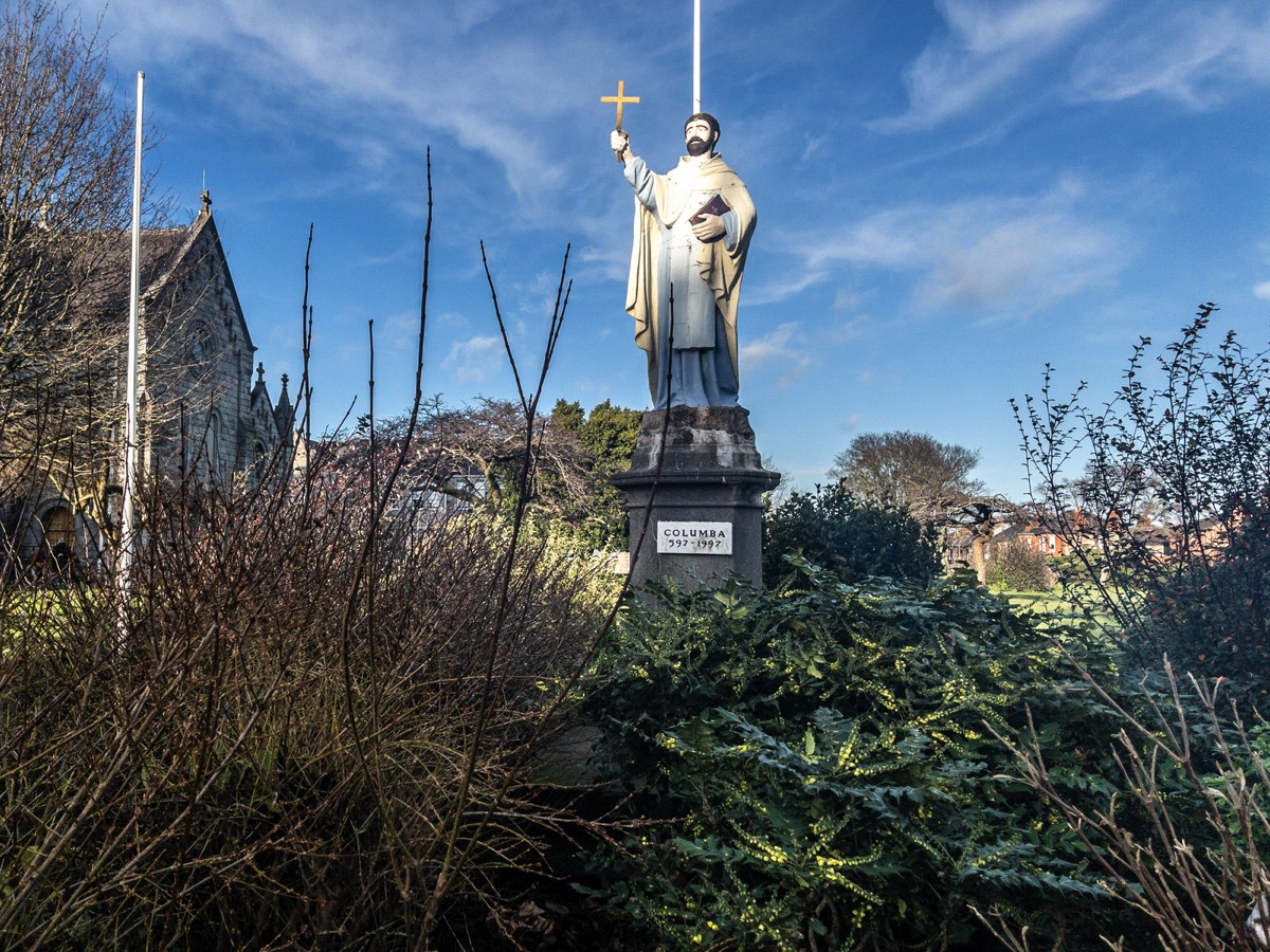 STATUE OF ST COLUMBA  AT CHURCH ON IONA ROAD 002