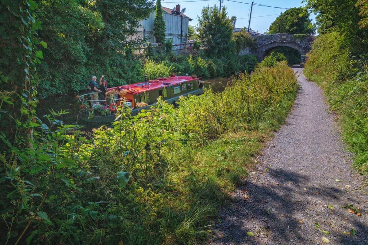 A BARGE ON THE CANAL AT CLONSILLA RAILWAY STATION  001