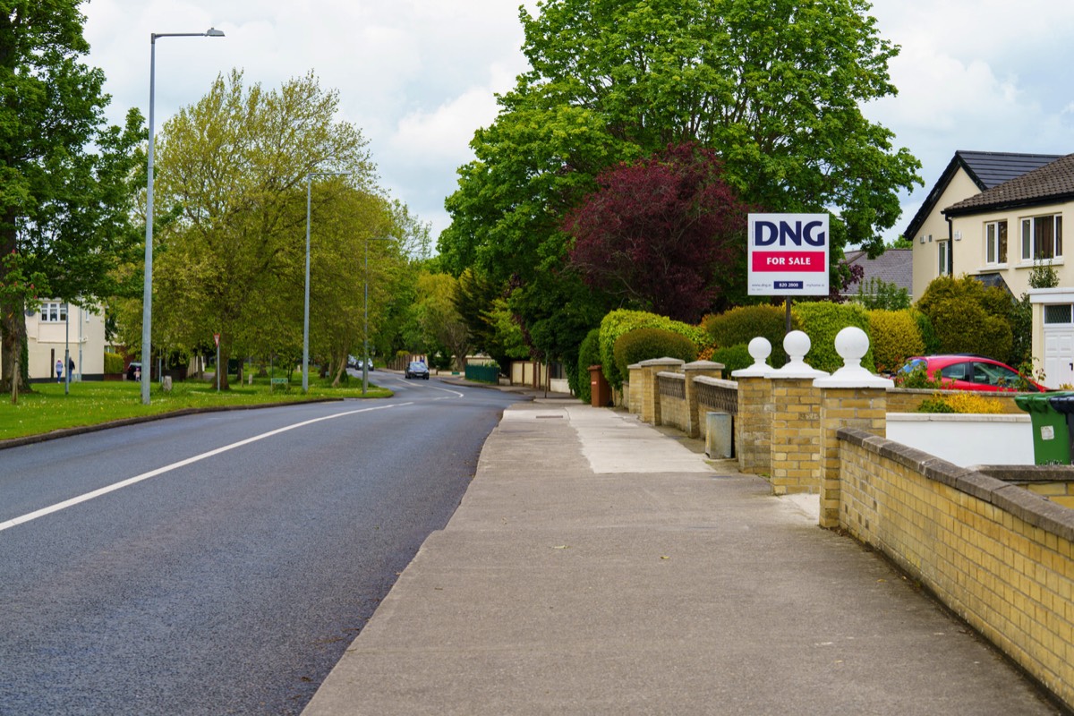 A WALK ALONG COOLMINE ROAD  FROM THE RAILWAY STATION TO CLONSILLA ROAD JUNCTION 011