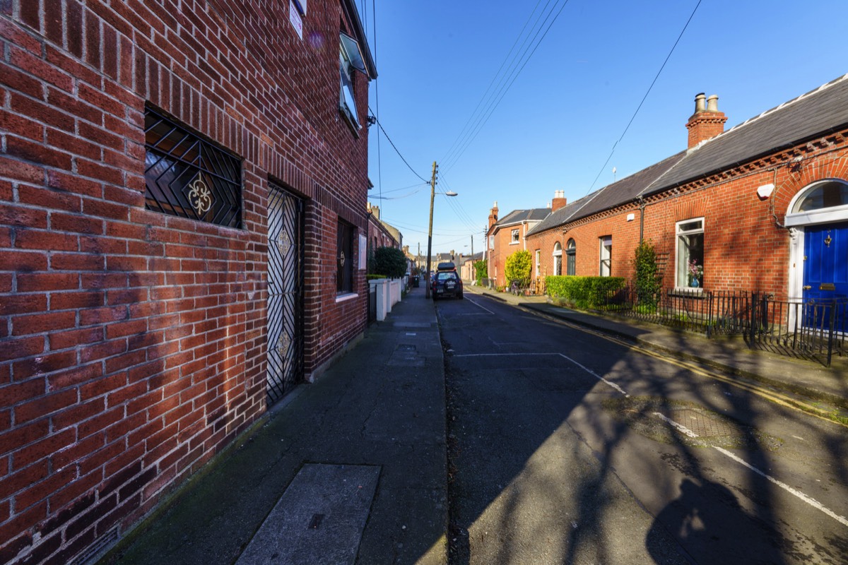 AUBURN STREET - BROADSTONE OFF THE WESTERN WAY 002