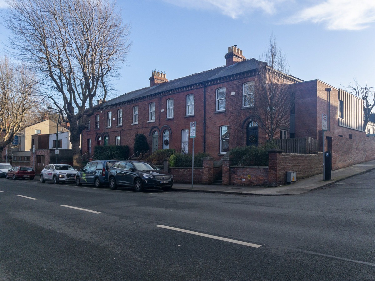 HOLLYBANK ROAD WHERE KATE ISABEL HAMPTON THE FIRST TELEPHONE OPERATOR LIVED 008