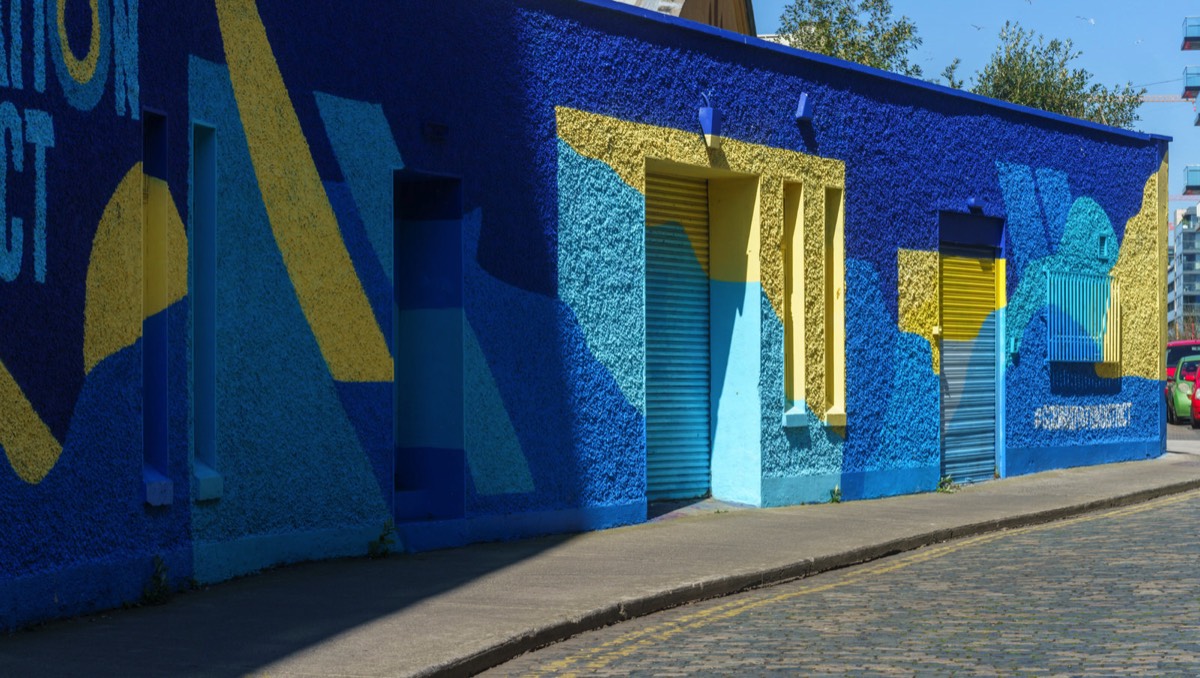 COLOURFUL STREET ART AT GRAND CANAL QUAY 003