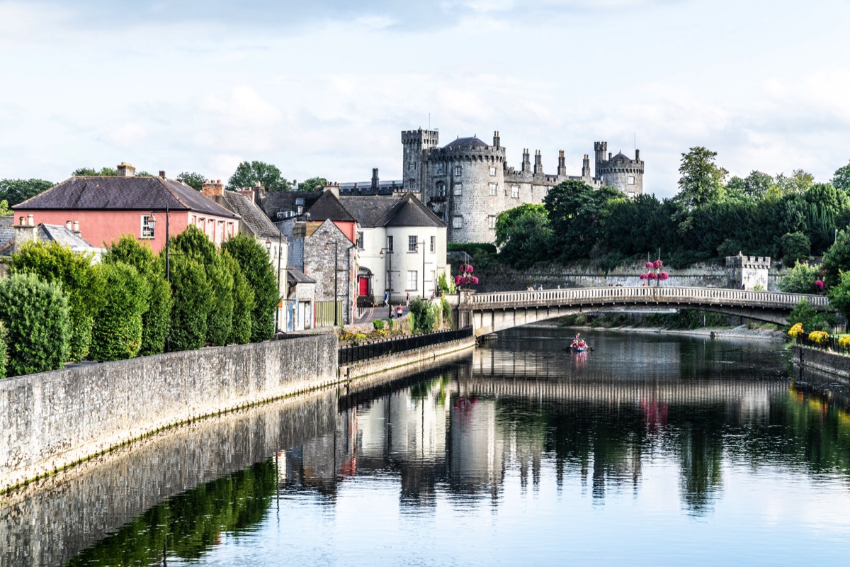 THE CASTLE AND THE RIVER 001