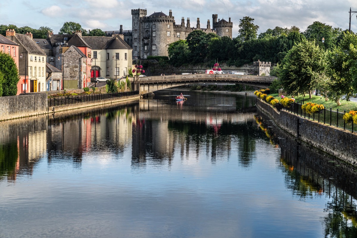 THE CASTLE AND THE RIVER 002