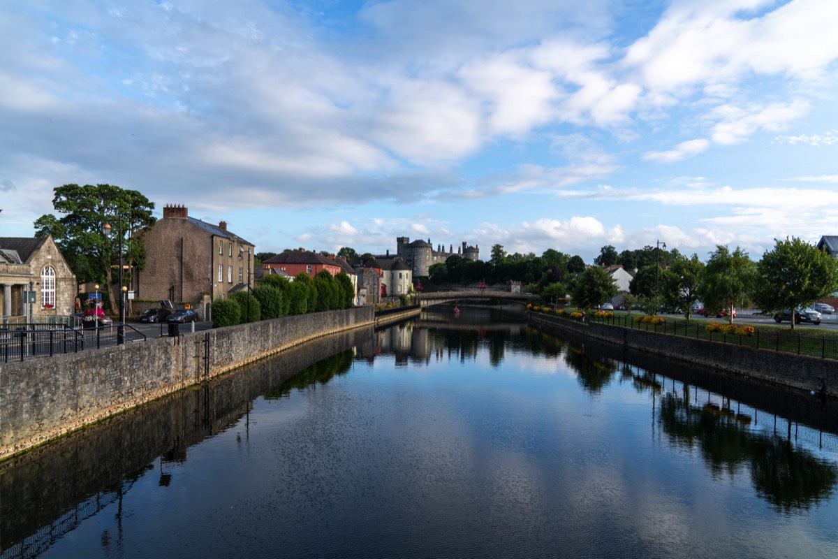 THE CASTLE AND THE RIVER 003