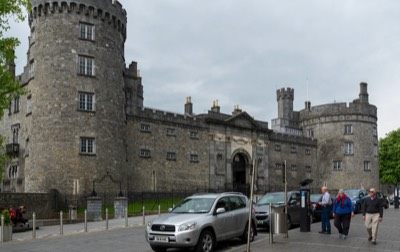  THE CASTLE IS THE MAJOR LANDMARK IN KILKENNY 