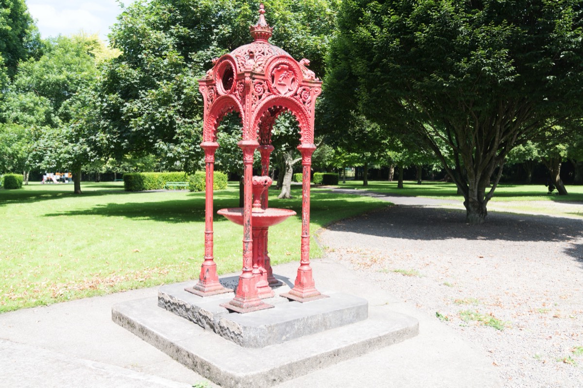 DRINKING FOUNTAIN IN CLARE STREET PARK LIMERICK  002