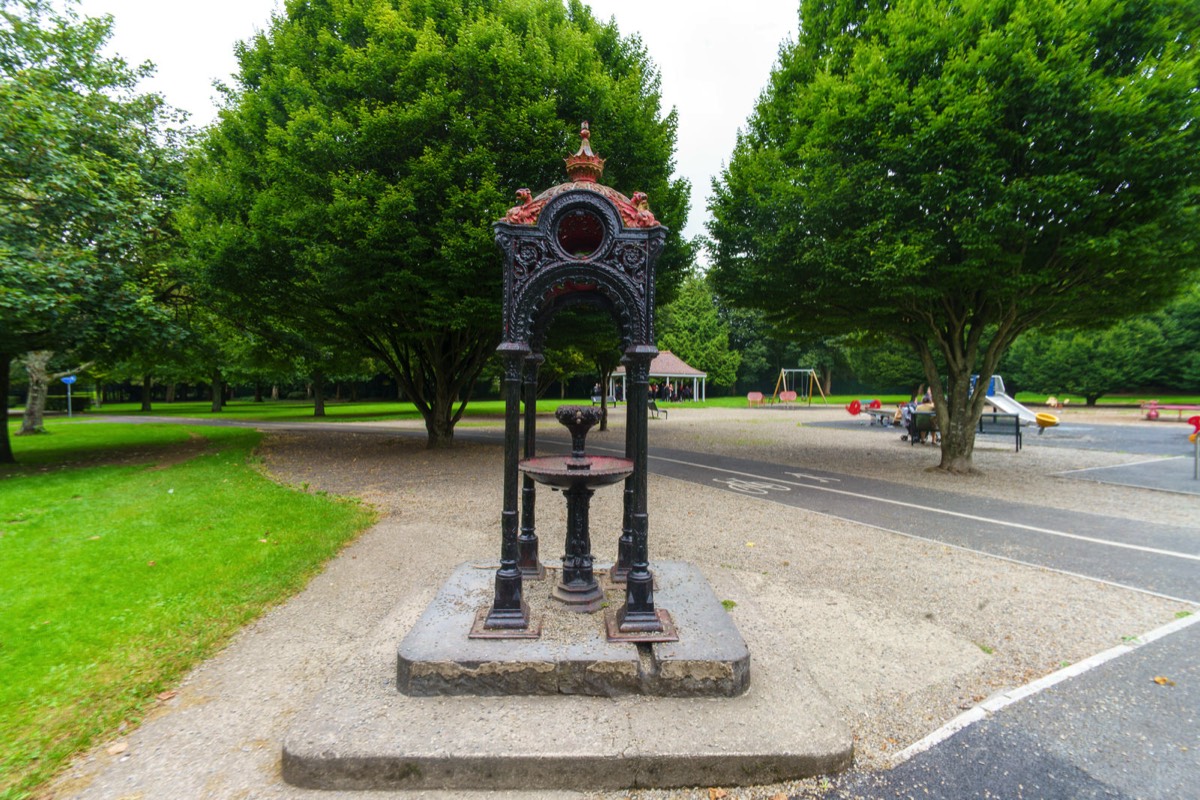 DRINKING FOUNTAIN CLARE STREET PARK LIMERICK 005