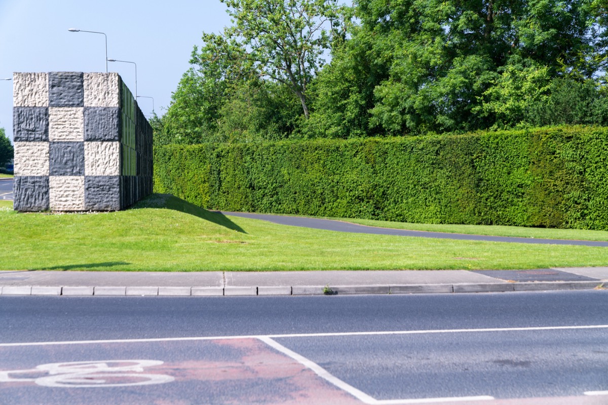 SEAN SCULLY WALL AND FLAGPOLES 001