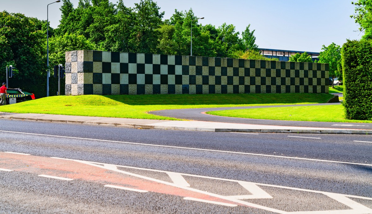 SEAN SCULLY WALL AND FLAGPOLES 005