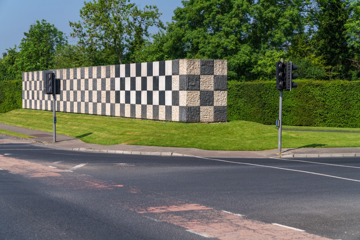 SEAN SCULLY WALL AND FLAGPOLES 04