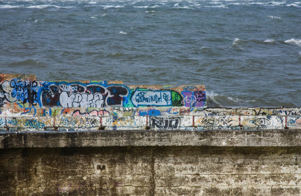 BLACKROCK BATHS AT THE TRAIN STATION  APRIL 2007  016