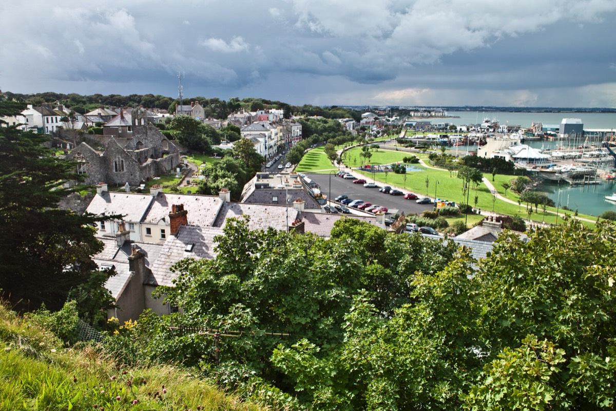 ELEVATED VIEW OF THE TOWN OF HOWTH 012