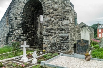 ST. MARY'S CHURCH AND GRAVEYARD - HOWTH OLD ABBEY PHOTOGRAPHED SEPTEMBER 2008 