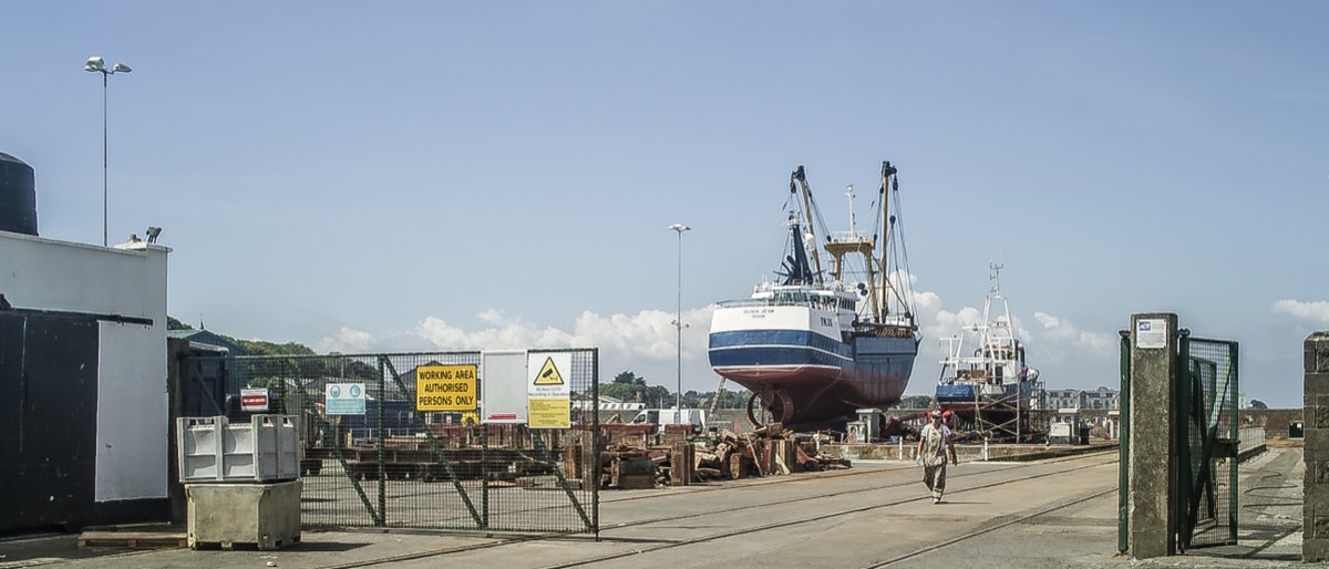 FISHING BOATS UNDERGOING MAINTENANCE  AT HOWTH BOAT YARD - 9 JANUARY 2009  006