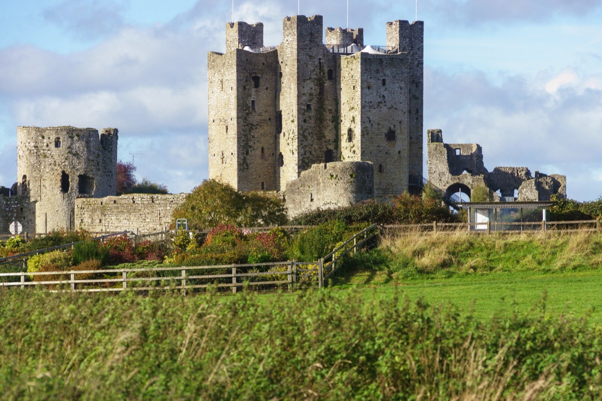 TRIM CASTLE ON THE RIVER BOYNE 001