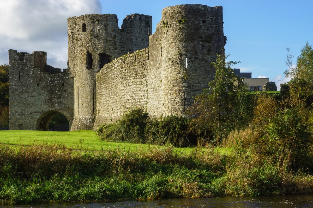 TRIM CASTLE ON THE RIVER BOYNE 012