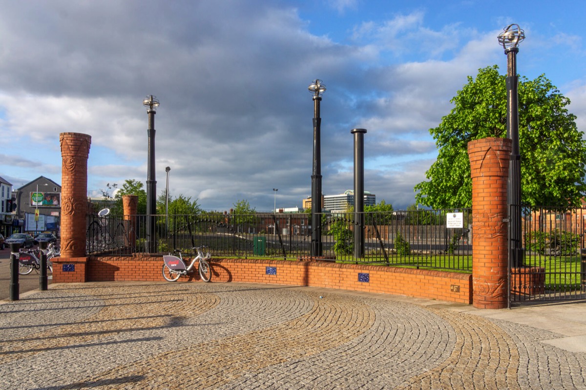 BELFAST BIKES DOCKING STATION 3907  AT THE  GASWORKS - CROMAC STREET 002