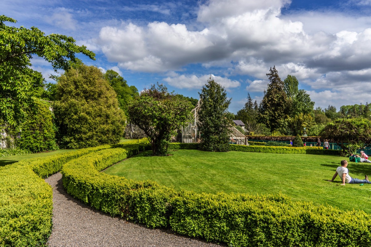 FARMLEIGH ESTATE - HOUSE AND GARDENS  017