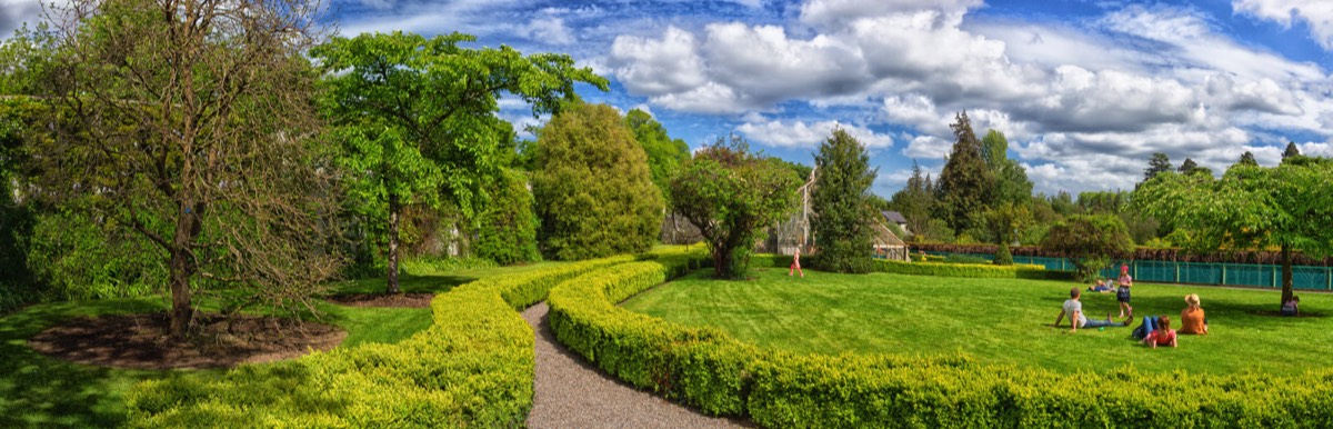 FARMLEIGH ESTATE - HOUSE AND GARDENS  021