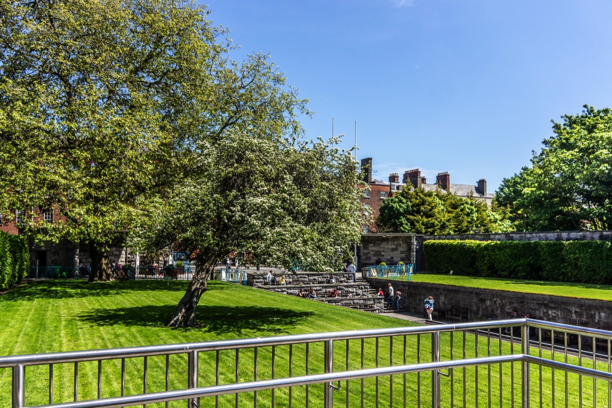 GARDEN OF REMEMBRANCE PARNELL SQUARE 001