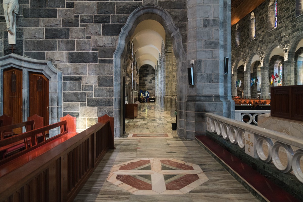 GALWAY - INSIDE THE CATHEDRAL 001