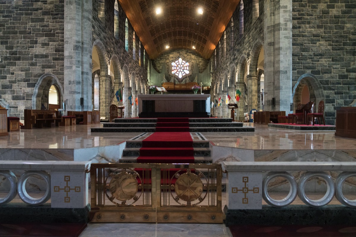 GALWAY - INSIDE THE CATHEDRAL 011