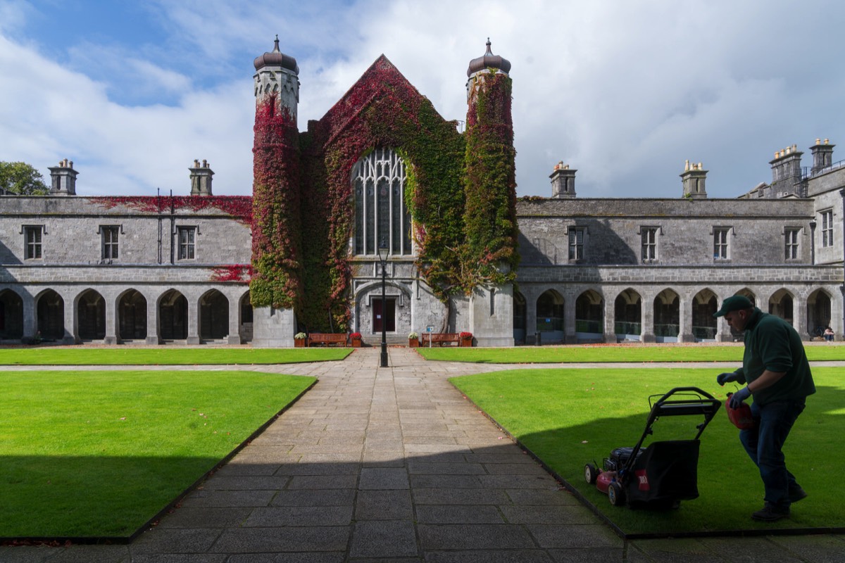 UNIVERSITY CAMPUS IN GALWAY 012