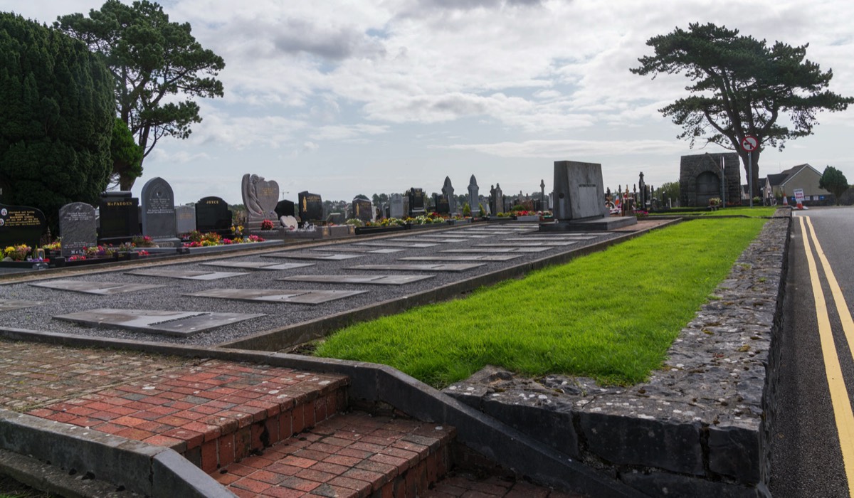 BOHERMORE CEMETERY IN GALWAY 001