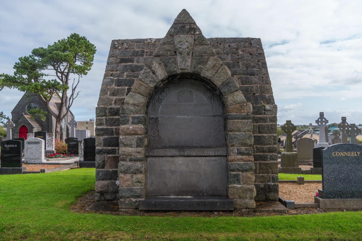 BOHERMORE CEMETERY IN GALWAY 010