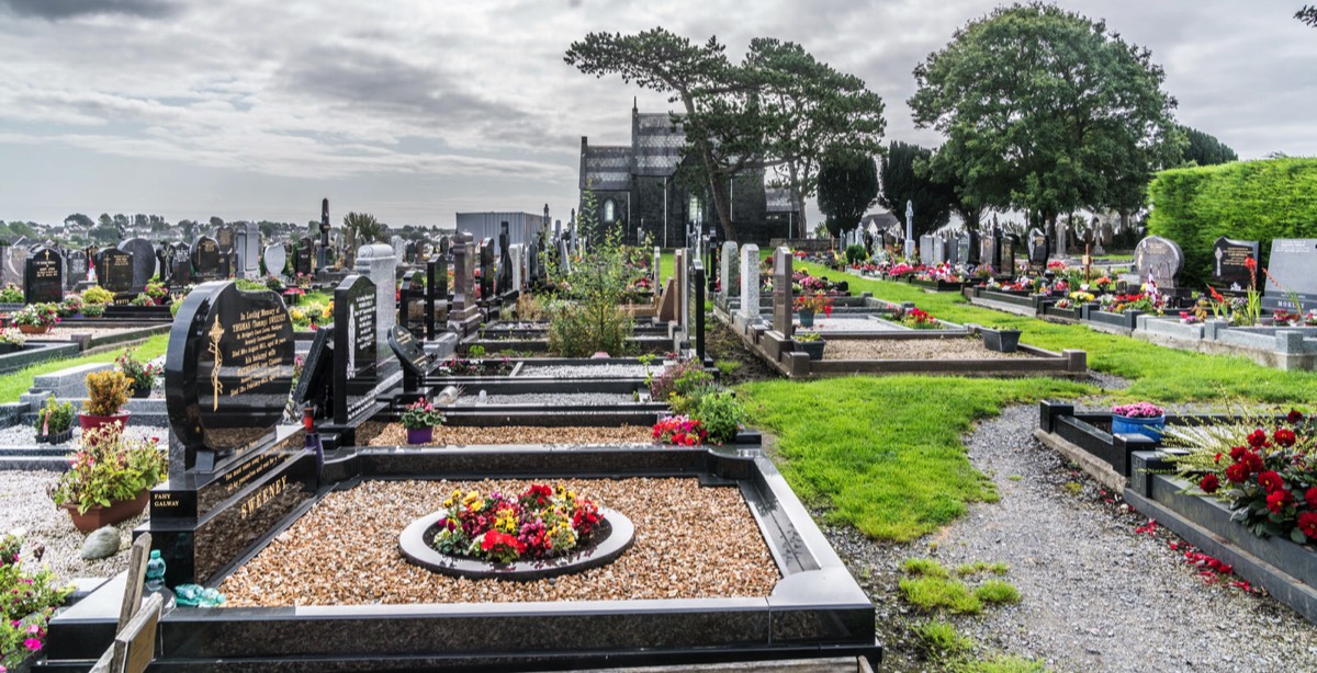 BOHERMORE CEMETERY IN GALWAY 013