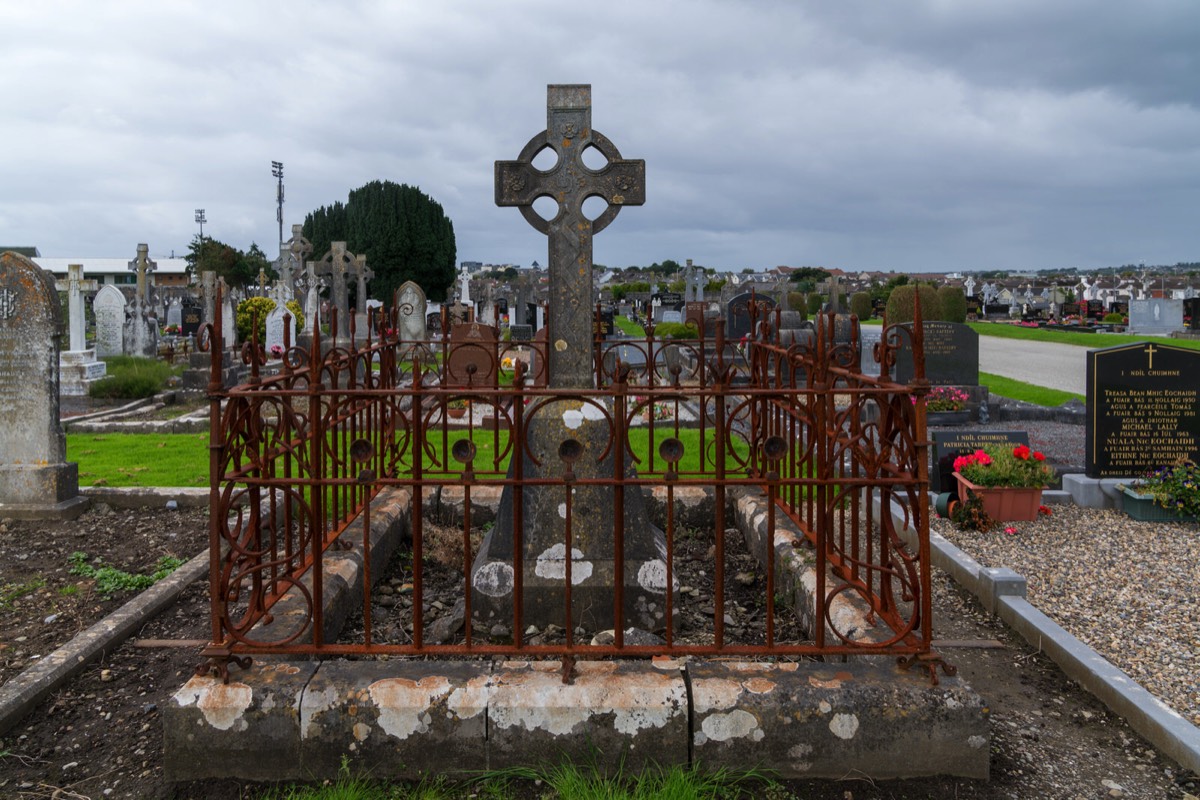 BOHERMORE CEMETERY IN GALWAY 022