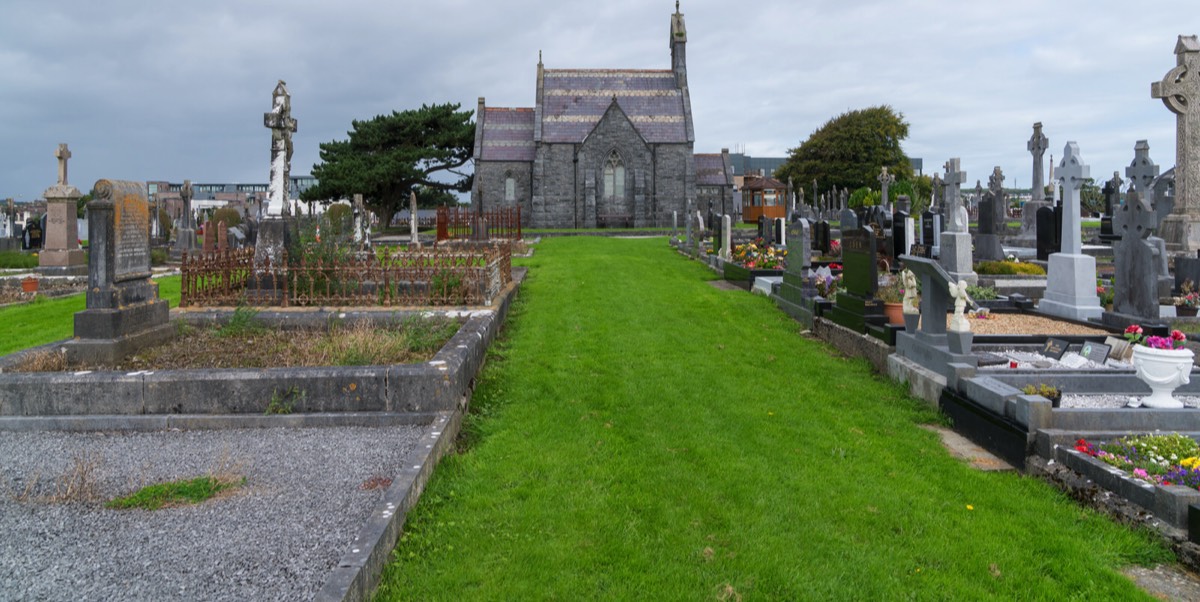 BOHERMORE CEMETERY IN GALWAY 030