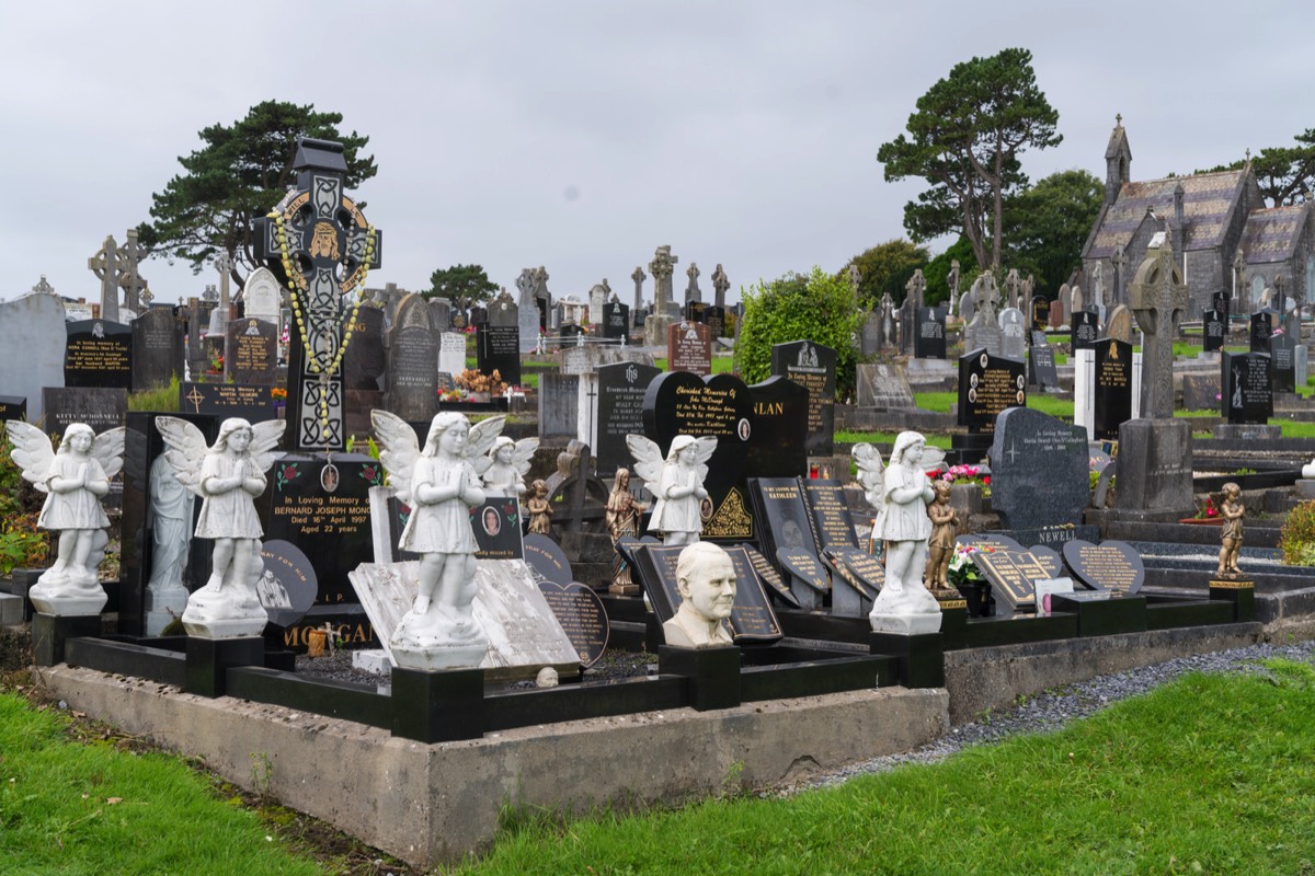 BOHERMORE CEMETERY IN GALWAY 045