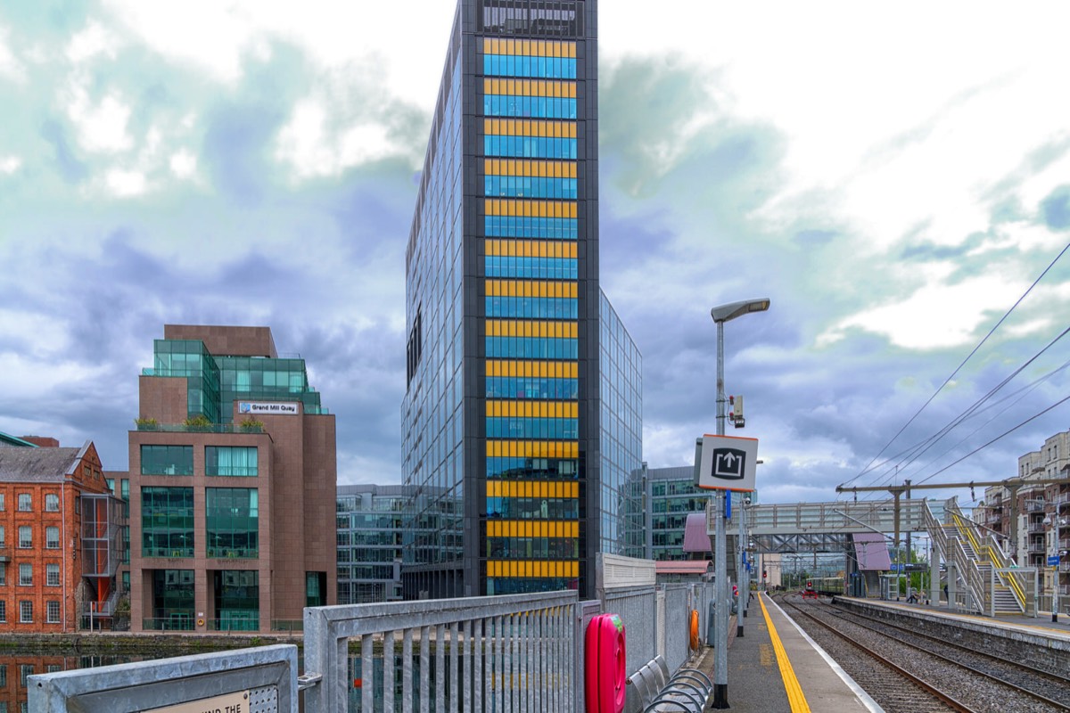 GRAND CANAL DOCK RAILWAY STATION 001