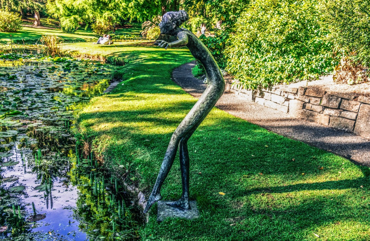 TOE IN THE WATER BY BOB QUINN 002