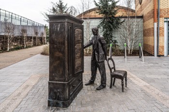  CS Lewis centenary sculpture by Northern Irish artist Ross Wilson 