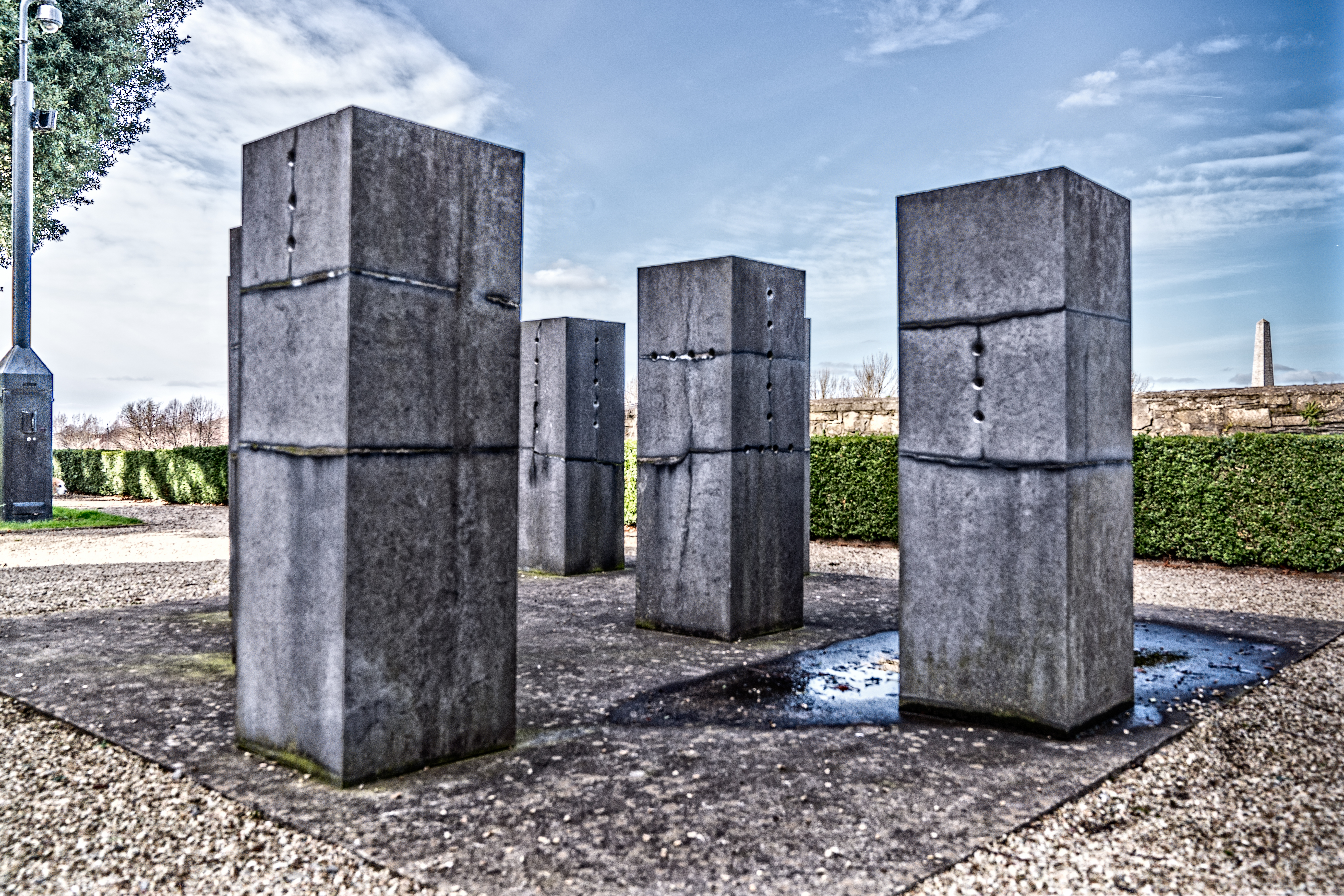  “8 Limestones” by Ulrich Rückriem 