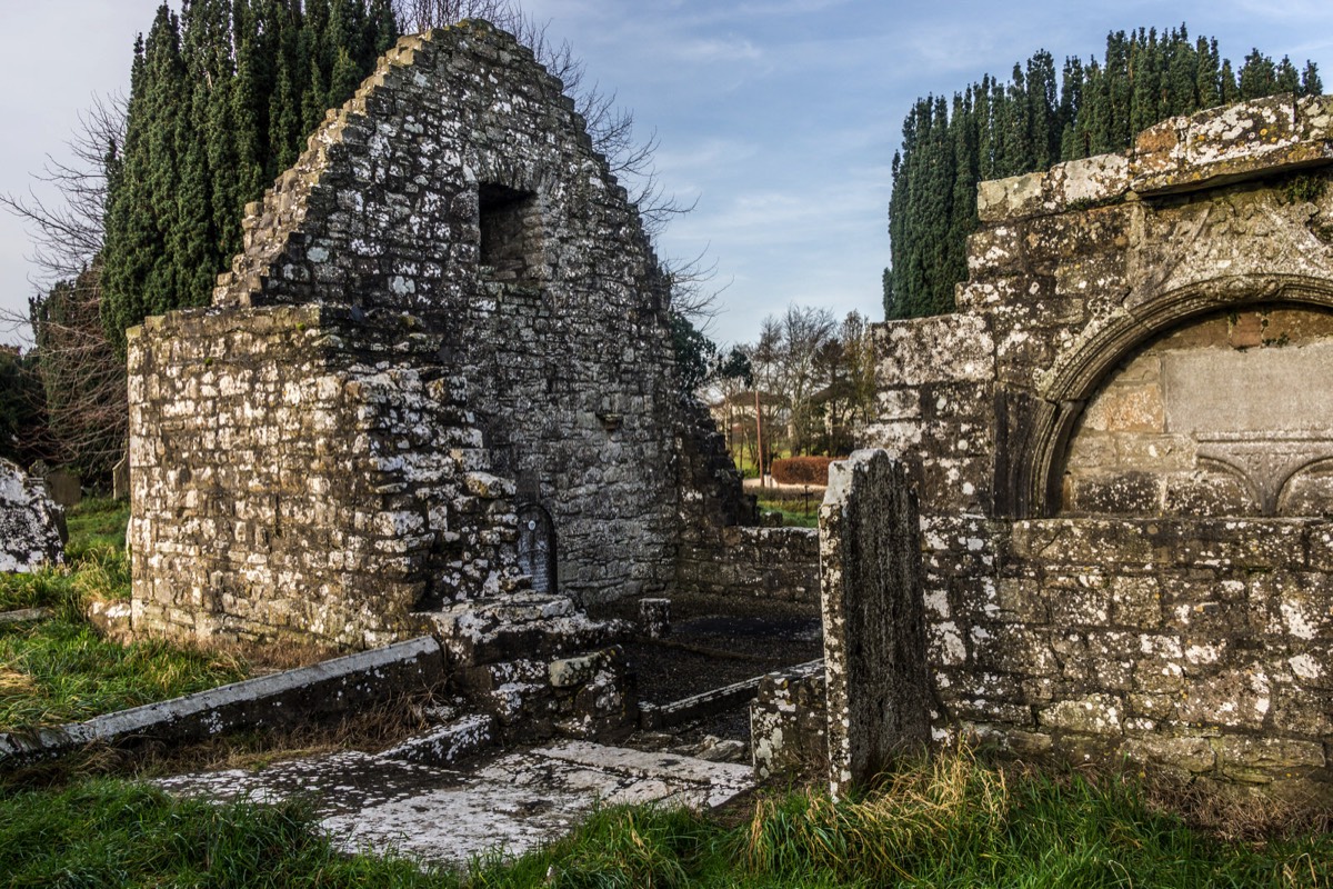 NEWTOWN MONUMENTS AREA OF TRIM - CHRISTMAS MORNING 2014  004