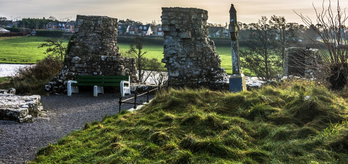 NEWTOWN MONUMENTS AREA OF TRIM - CHRISTMAS MORNING 2014  006